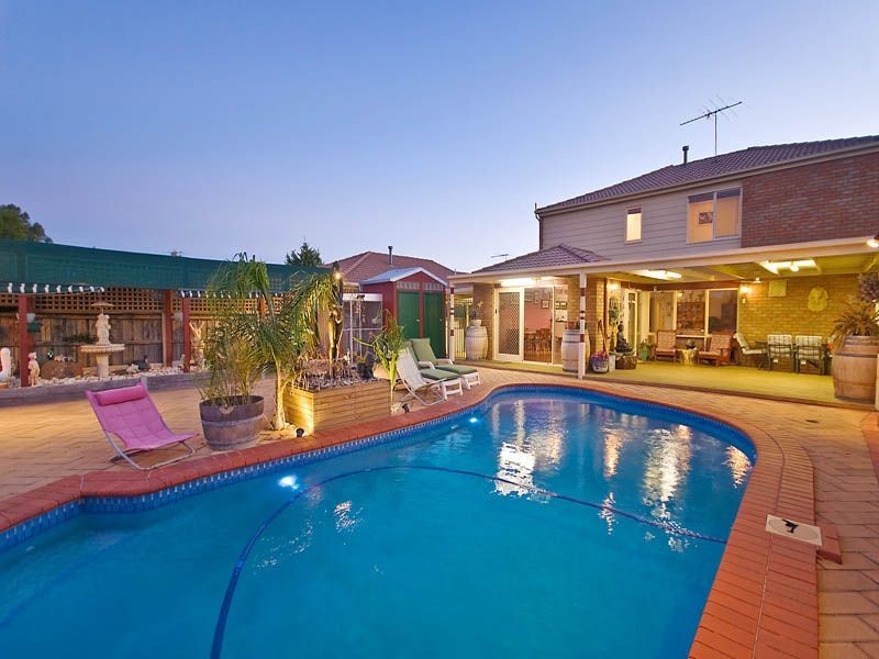 3 John Paul Drive, Hillside VIC 3037