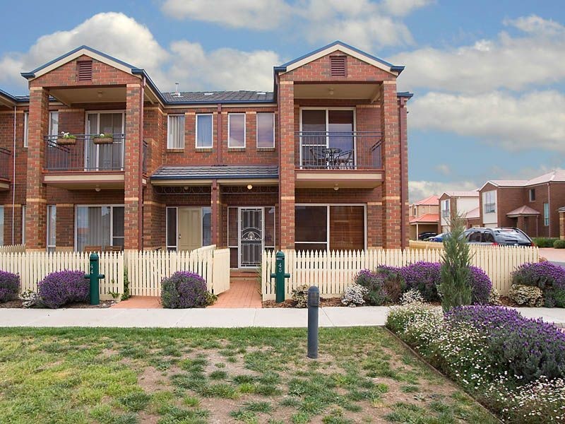 45 Amberlea Circuit, Taylors Hill VIC 3037