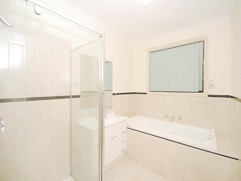 14 Isabella Grove, Taylors Hill VIC 3037