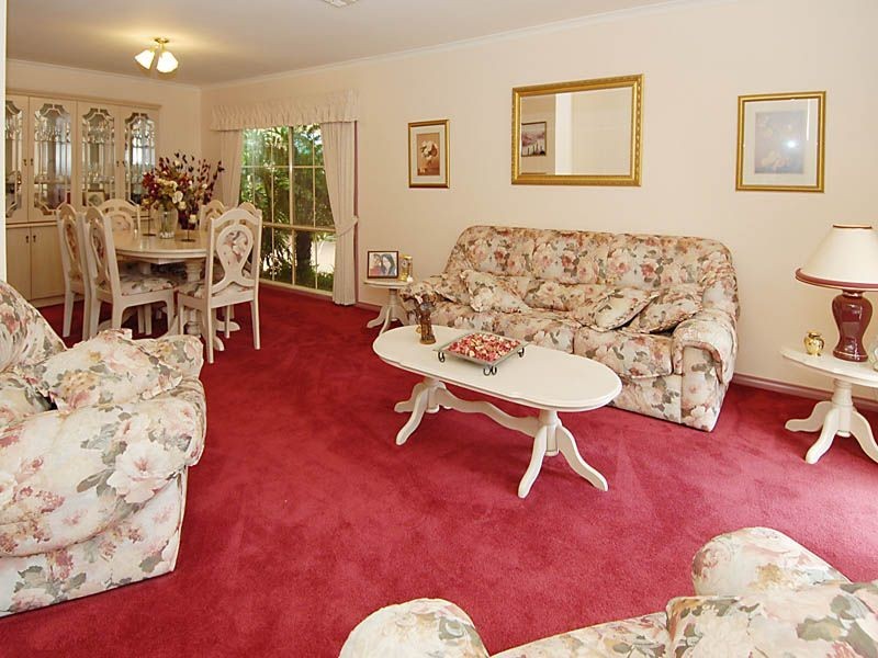 9 Honeysuckle Avenue, Hillside VIC 3037