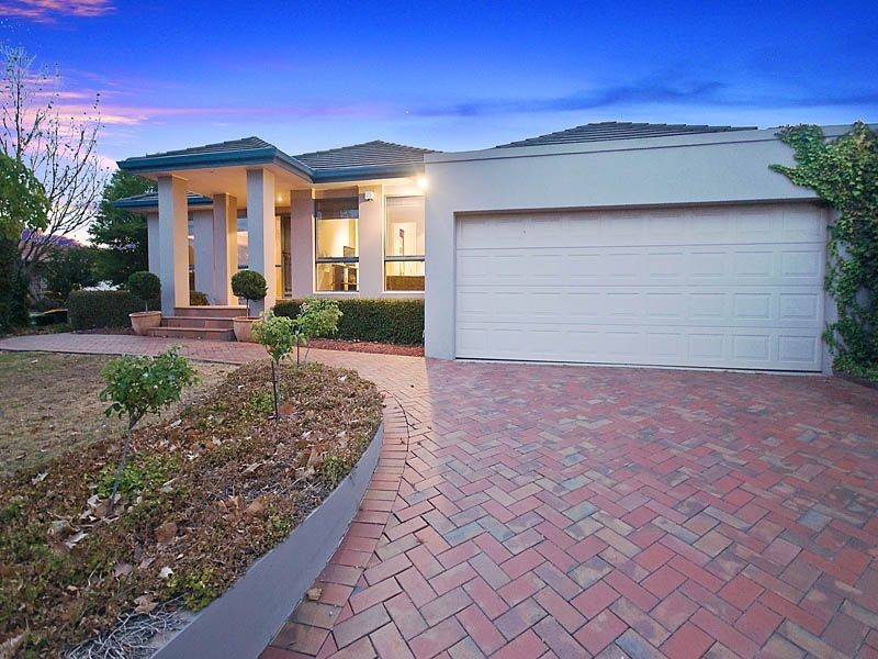28 Messina Crescent, Taylors Lakes VIC 3038