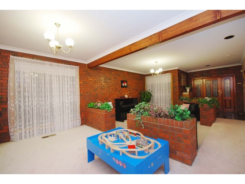 5 Dalray Court, Keilor Downs VIC 3038