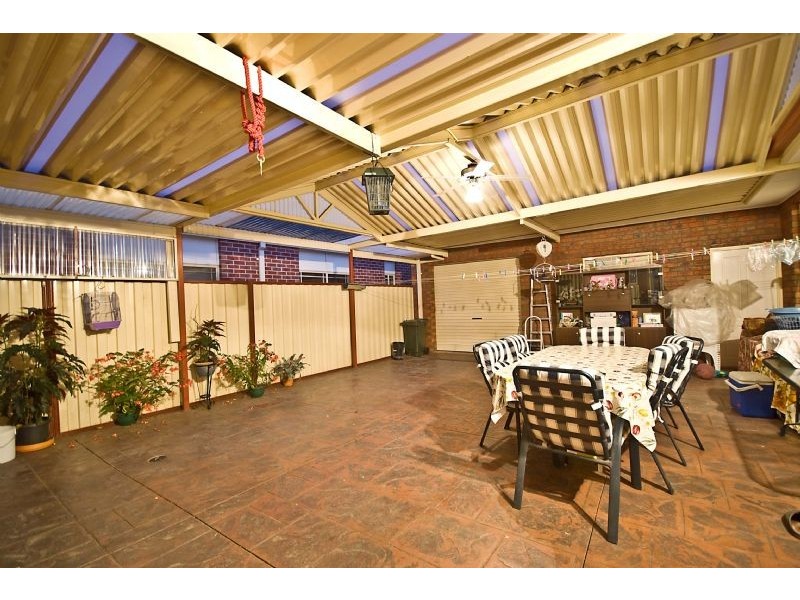 99 Robertsons Road, Taylors Lakes VIC 3038