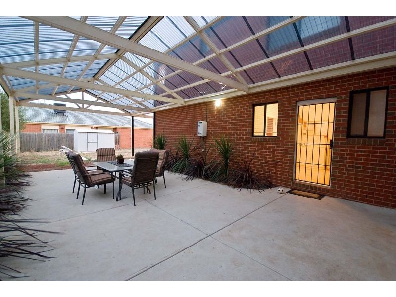 6 Rowlandson Place, Taylors Lakes VIC 3038