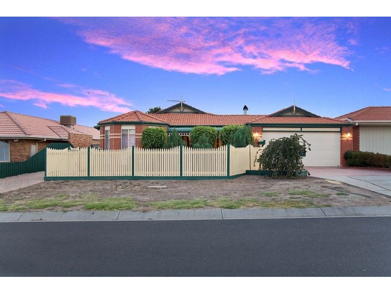 7 Longhurst Crescent, Hillside VIC 3037