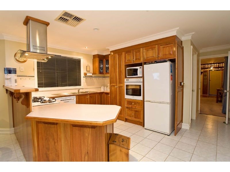 7 Longhurst Crescent, Hillside VIC 3037