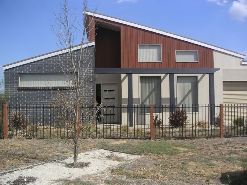 5 Jells Place, Burnside VIC 3023