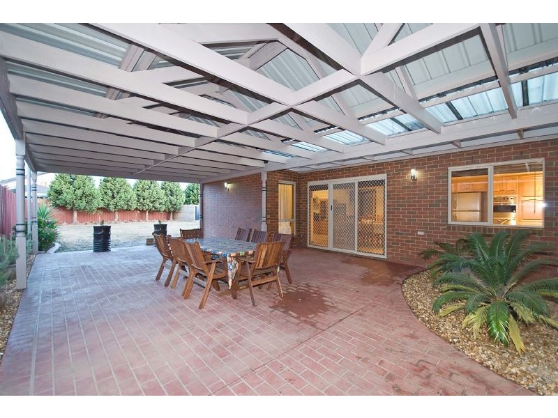 27 Panorama Drive, Hillside VIC 3037