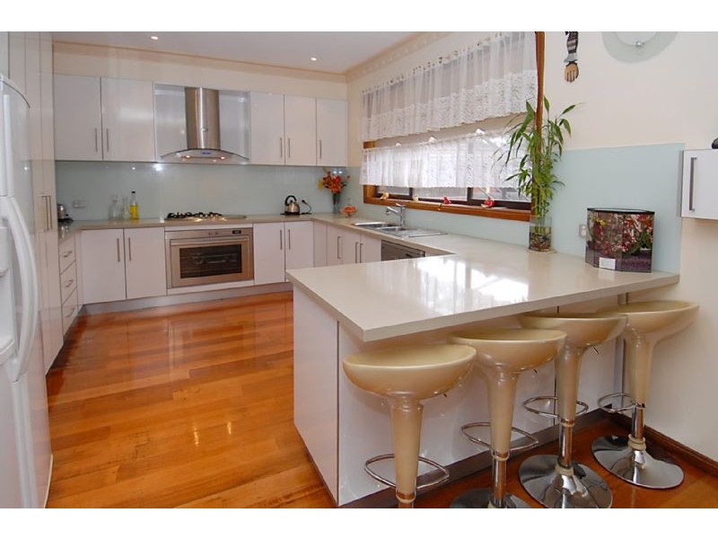 32  Messina Crescent, Taylors Lakes VIC 3038