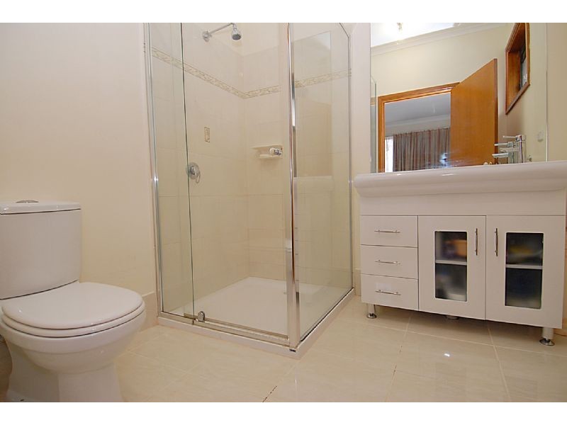 32  Messina Crescent, Taylors Lakes VIC 3038