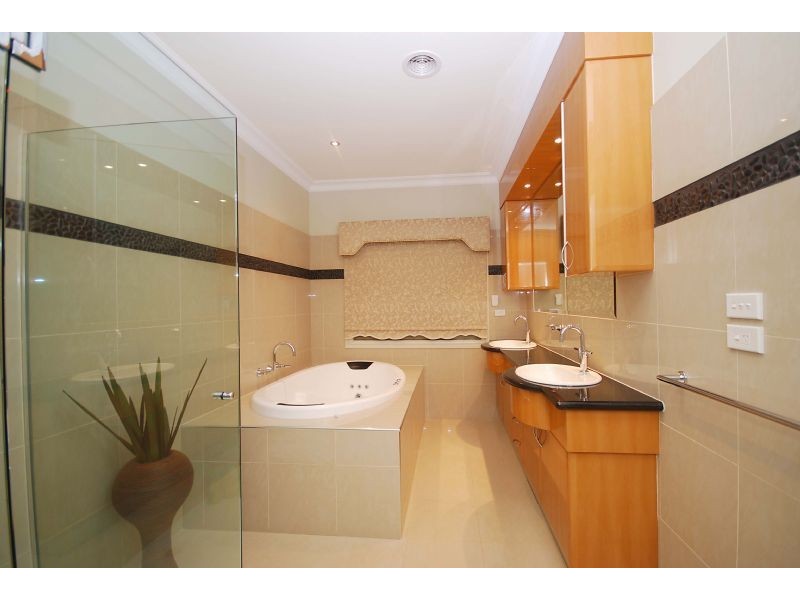 79  Timele Drive, Hillside VIC 3037