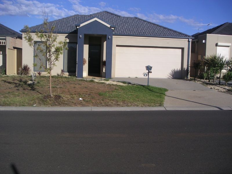 15 Studley Park, Caroline Springs VIC 3023