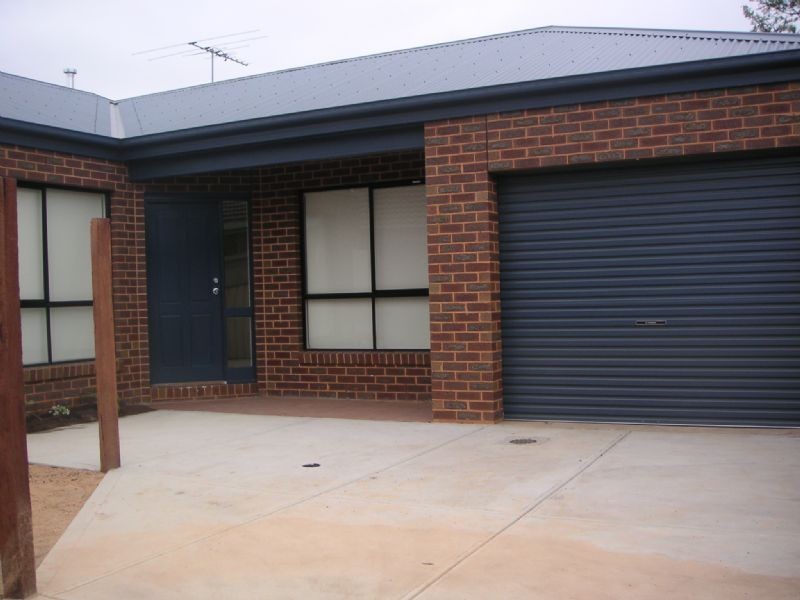 2/10 Goodwood Drive, Keilor Downs VIC 3038