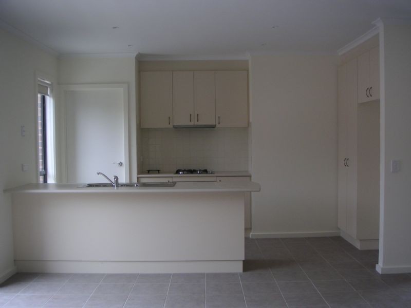 2/10 Goodwood Drive, Keilor Downs VIC 3038