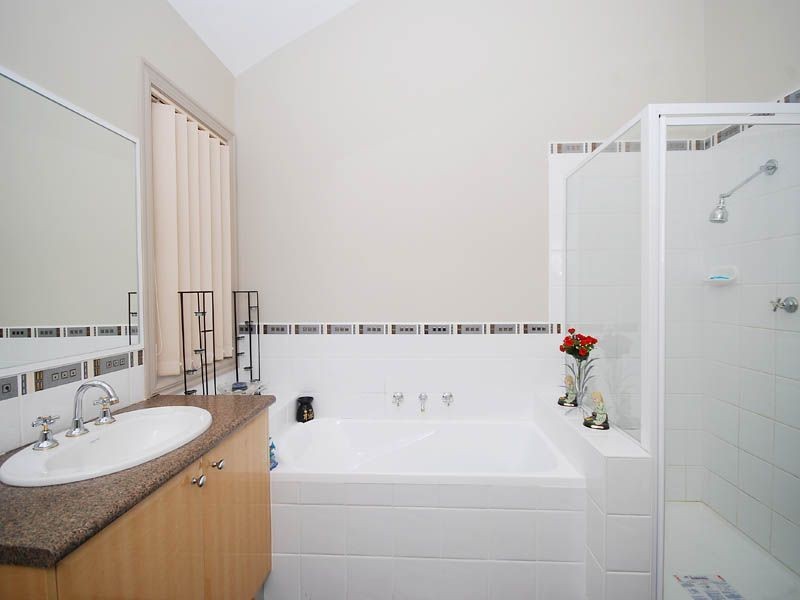 5/7 Lorraine Court, Hillside VIC 3037