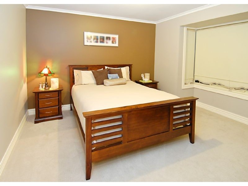 6 Favaro Place, Hillside VIC 3037