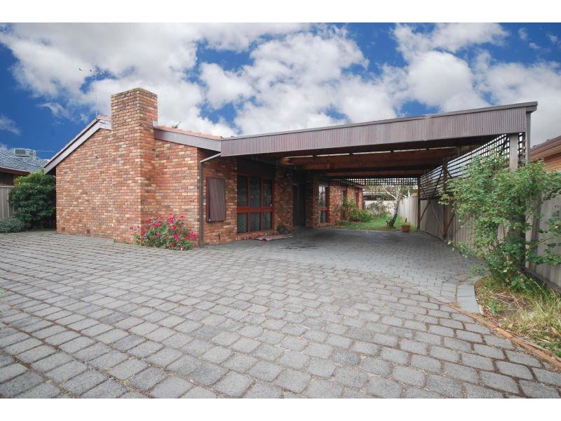 12 Carbine Way, Keilor Downs VIC 3038
