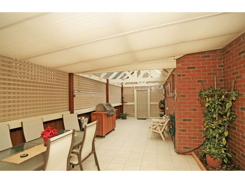 2/15 Hallmark Place, Keilor Downs VIC 3038