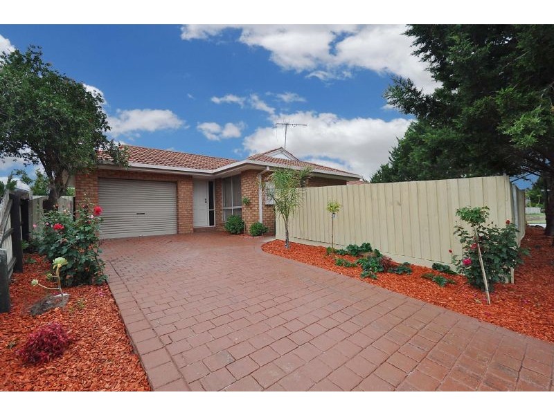 1/12 Stockwell Crescent, Keilor Downs VIC 3038