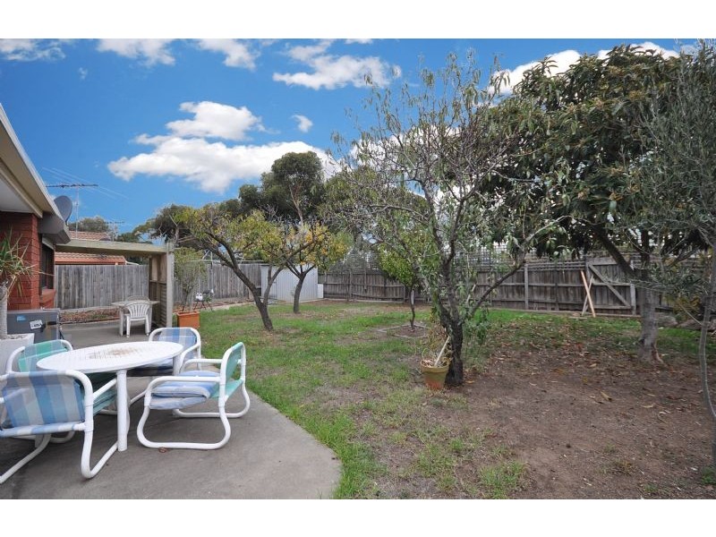13 Burton Close, Keilor Downs VIC 3038