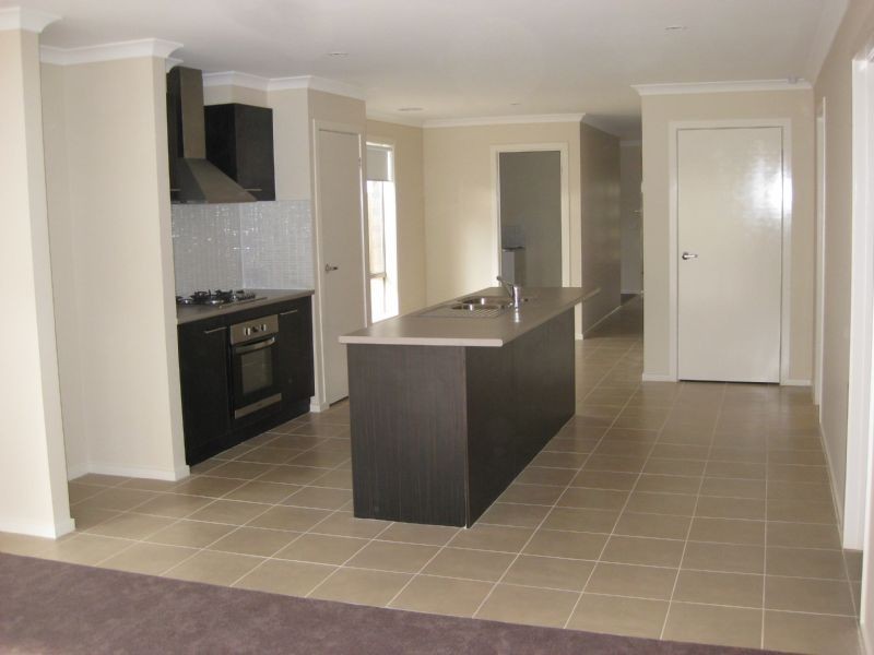 25 Lucus Terrace, Taylors Hill VIC 3037