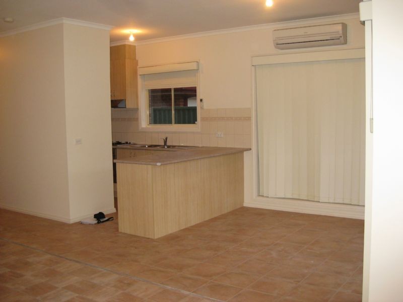 17 Northampton Crescent, Caroline Springs VIC 3023