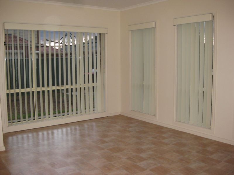 17 Northampton Crescent, Caroline Springs VIC 3023