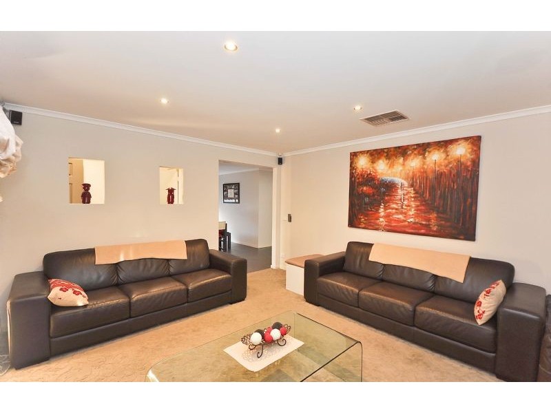 38  John Paul Drive, Hillside VIC 3037