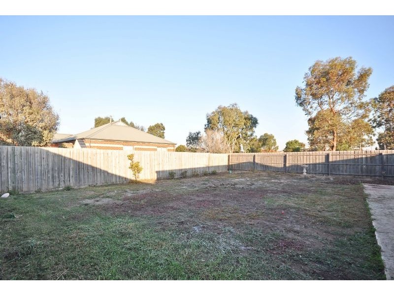 38  John Paul Drive, Hillside VIC 3037