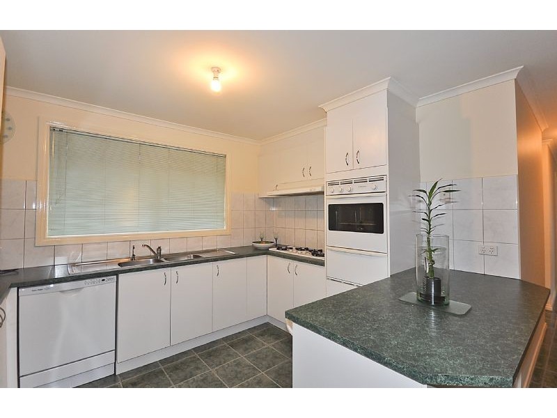 31 Wakelin Crescent, Taylors Lakes VIC 3038