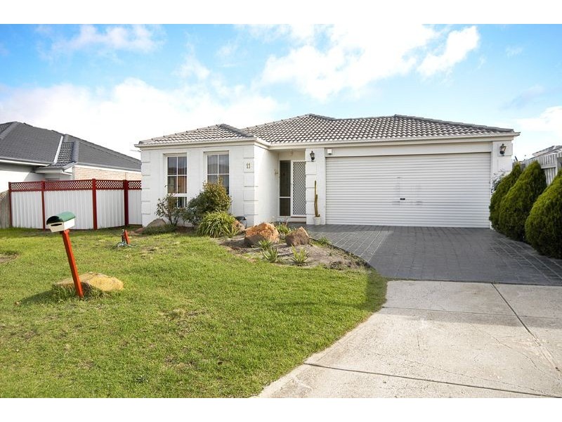 11 Sandalwood Avenue, Hillside VIC 3037