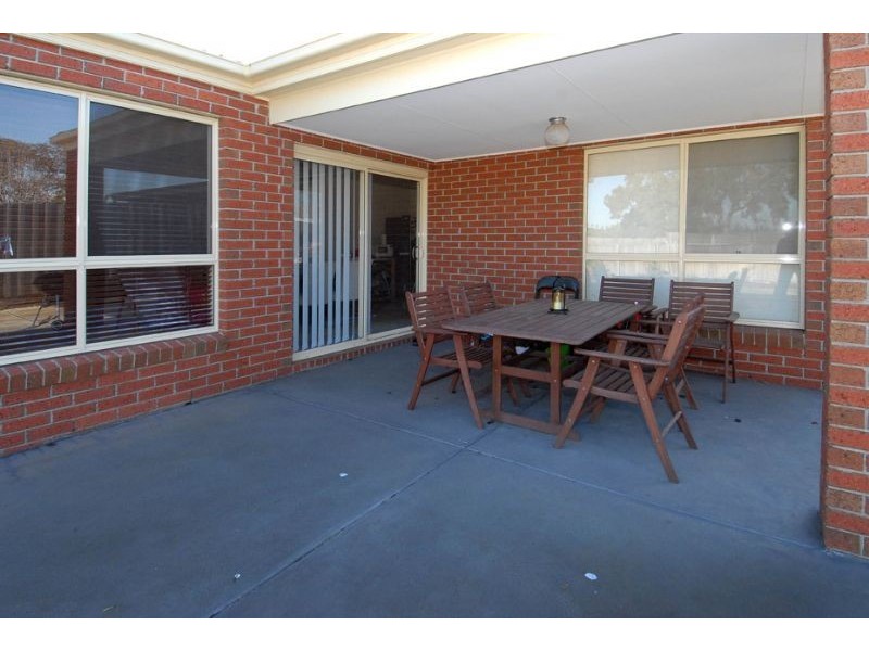2 Daymar Court, Hillside VIC 3037
