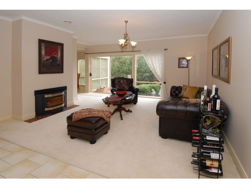 15 Duchess Court, Hillside VIC 3037