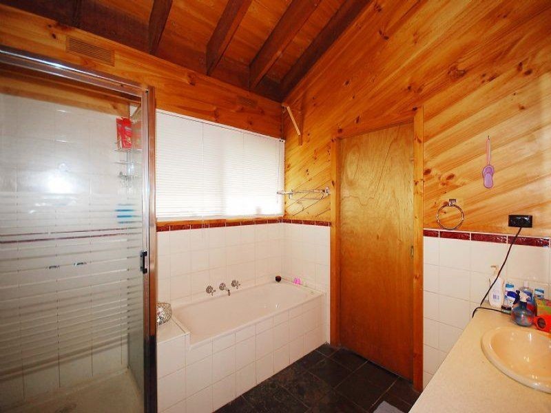 12 Carbine Way, Keilor Downs VIC 3038