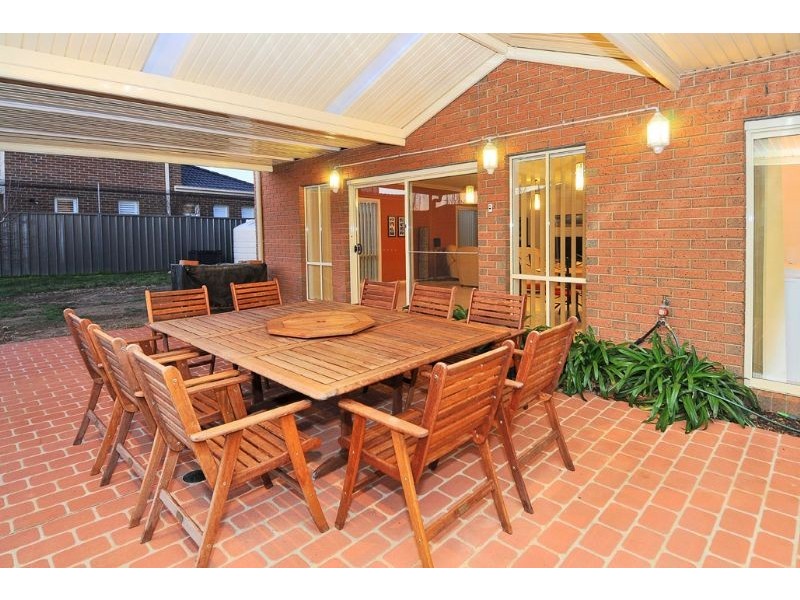 16 The Willows, Hillside VIC 3037