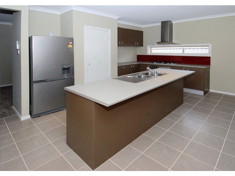 31 Ashbury Grove, Hillside VIC 3037