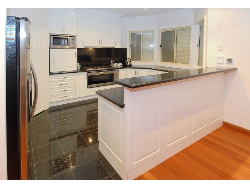 19 Brunswick Place, Taylors Hill VIC 3037