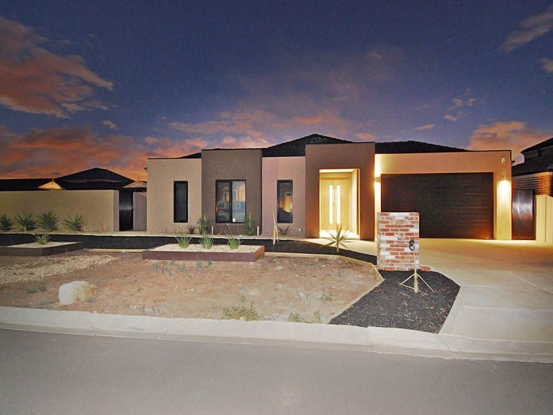 8 Windmill Rise, Hillside VIC 3037