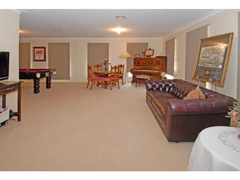 71 Wolviston Avenue, Hillside VIC 3037