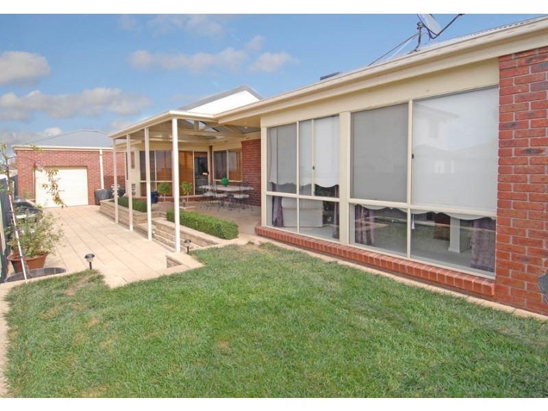 71 Wolviston Avenue, Hillside VIC 3037