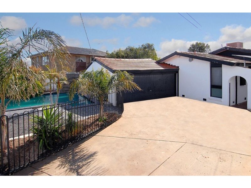 2  Nerida Court, Kealba VIC 3021