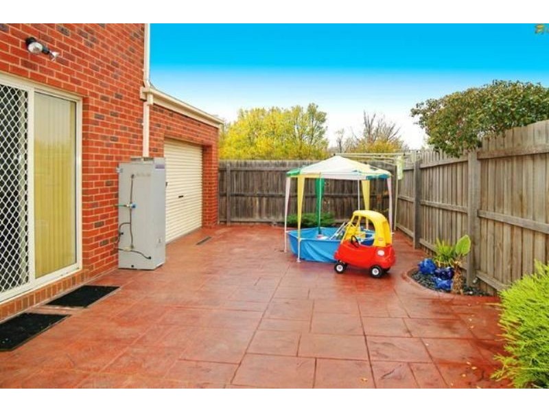 66 Village Avenue, Taylors Lakes VIC 3038