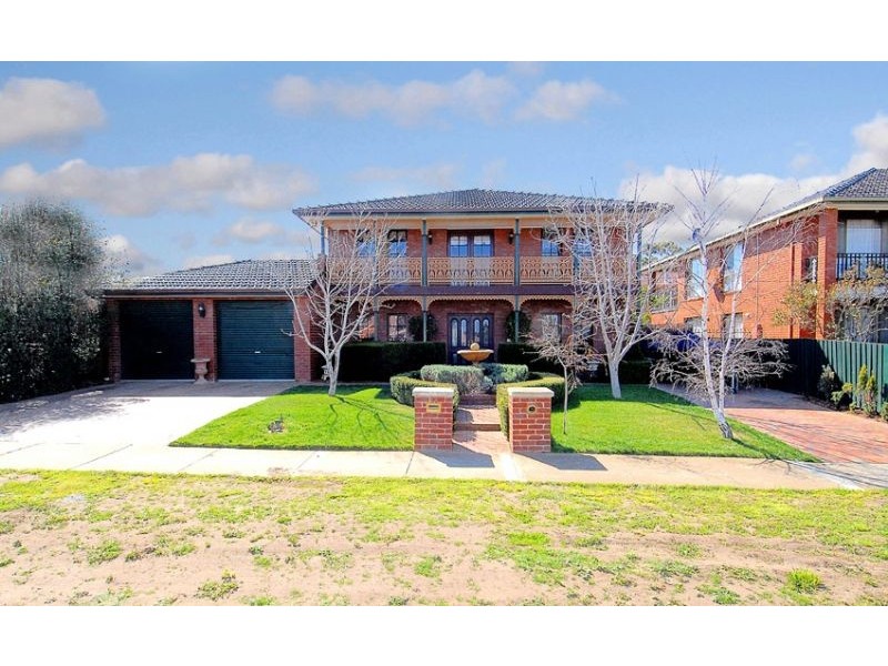 44 Burrowye Crescent, Keilor VIC 3036