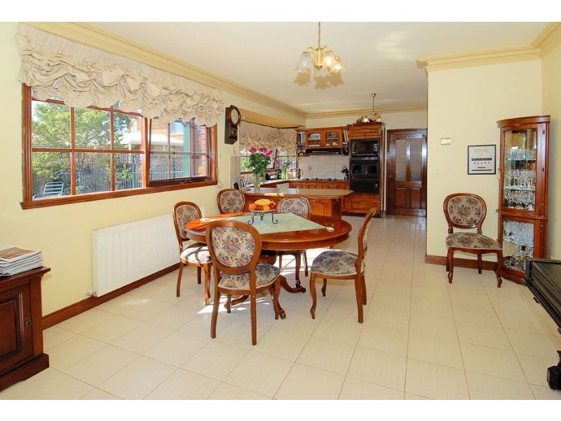 44 Burrowye Crescent, Keilor VIC 3036
