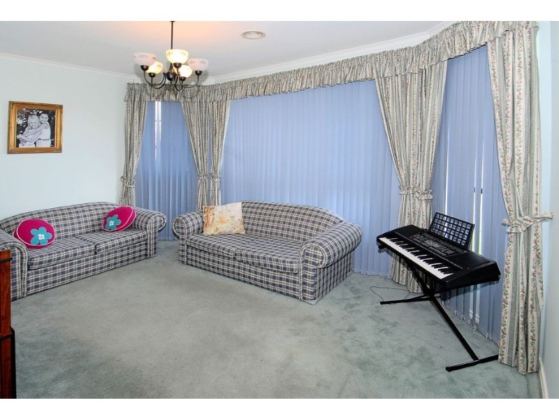88 Australia Drive, Taylors Lakes VIC 3038