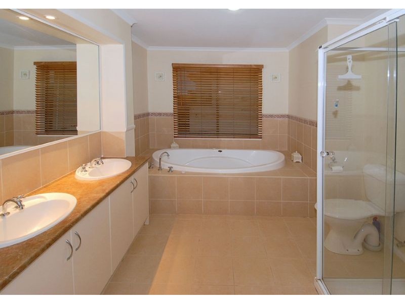 19 Rowlandson Place, Taylors Lakes VIC 3038