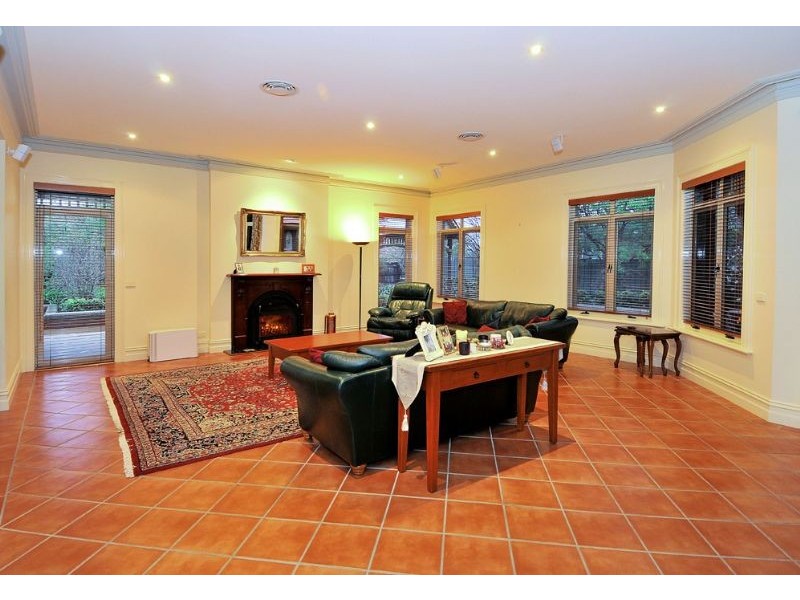 22 Faye Crescent, Keilor VIC 3036