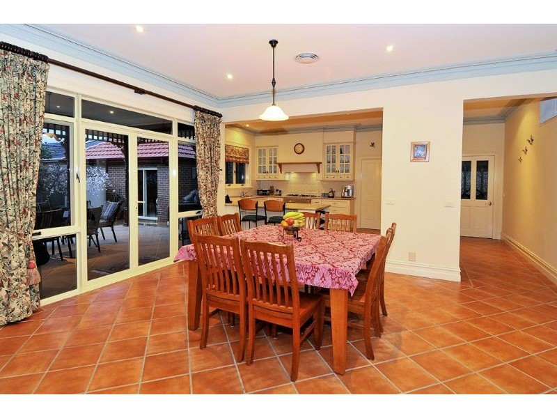 22 Faye Crescent, Keilor VIC 3036