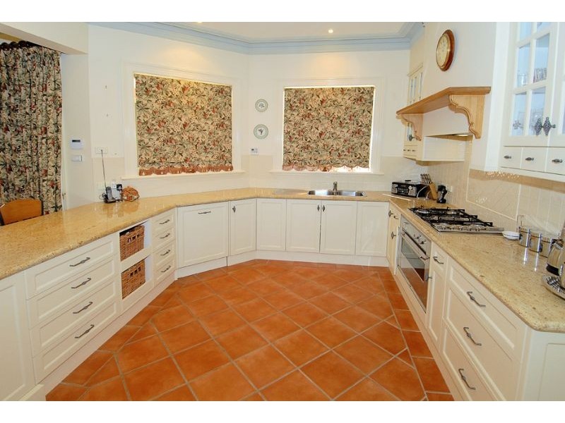 22 Faye Crescent, Keilor VIC 3036