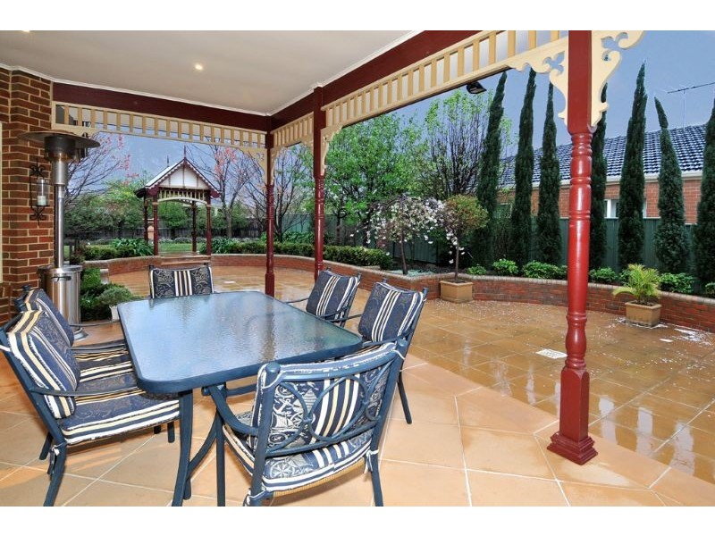 22 Faye Crescent, Keilor VIC 3036